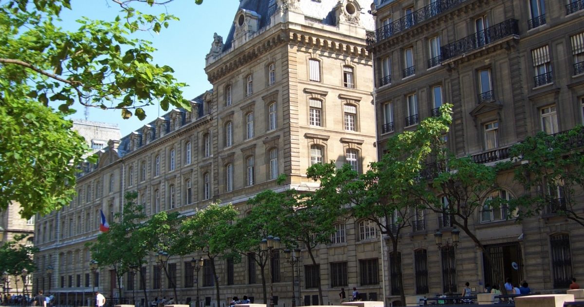 パリ　警視庁　レ・ミゼラブル登場の場所